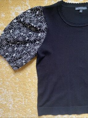 Adrianna Papell Black Knit Top with White Floral Puff Sleeves